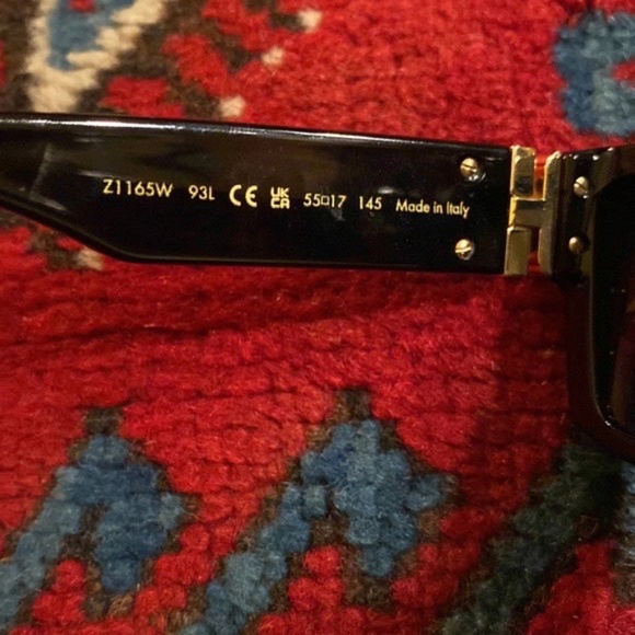 LOUIS VUITTON SUNGLASSES GOLD - Picture 2 of 7